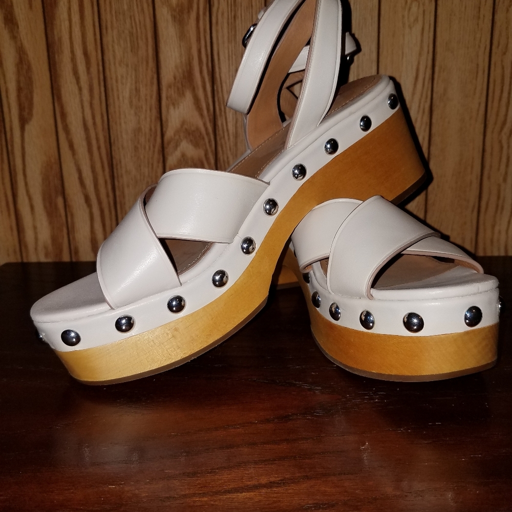 Women's shoes